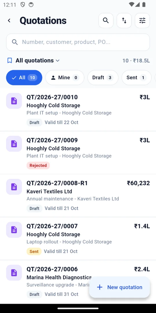 The quotations list with numbers, customers, amounts and status